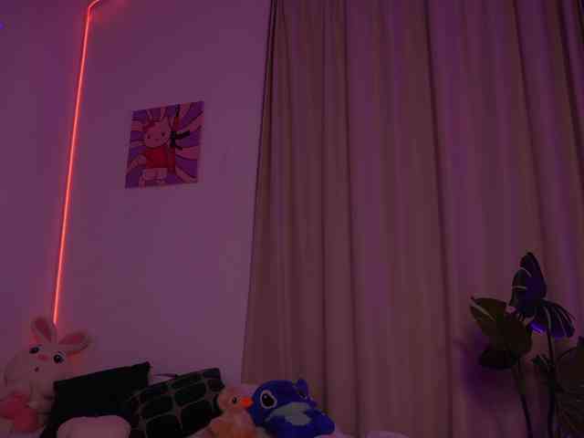 MilaFlame webcam