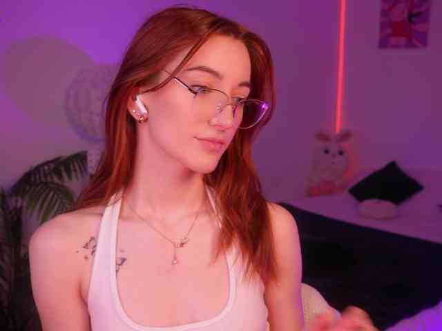 MilaFlame webcam