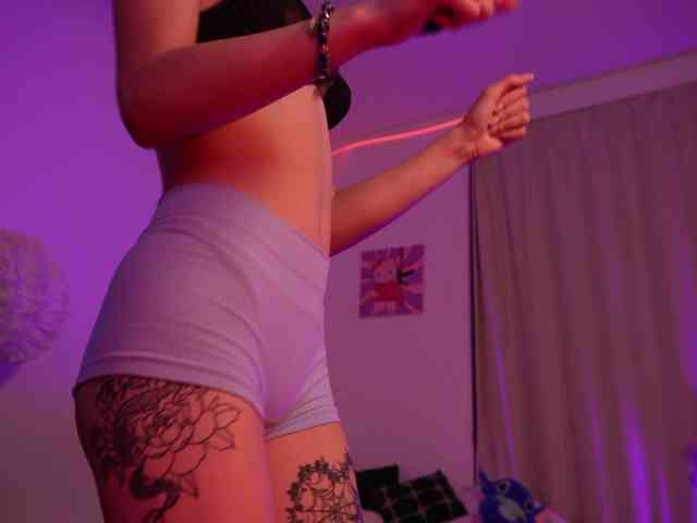 MilaFlame webcam