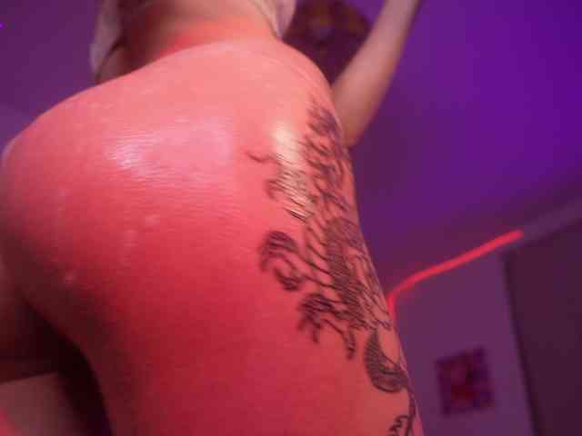 MilaFlame webcam