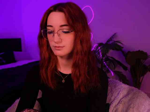 MilaFlame webcam