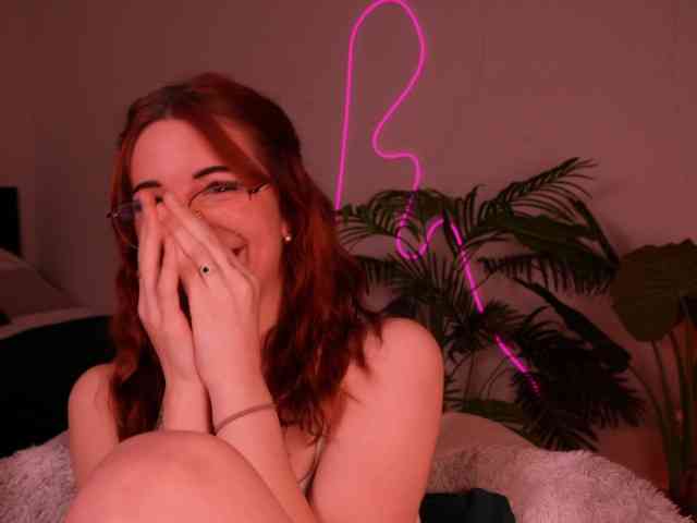 MilaFlame webcam