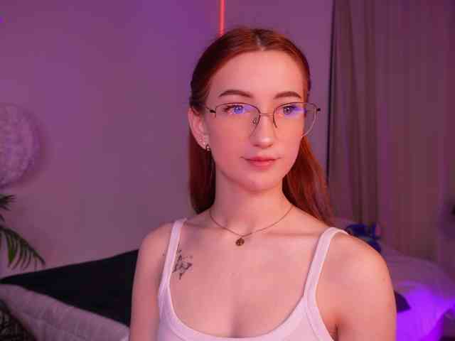 MilaFlame webcam