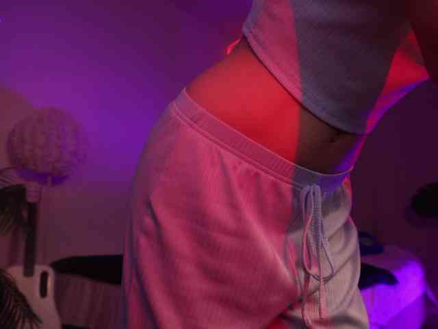 MilaFlame webcam