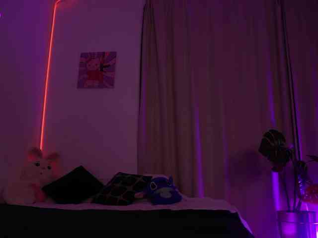 MilaFlame webcam