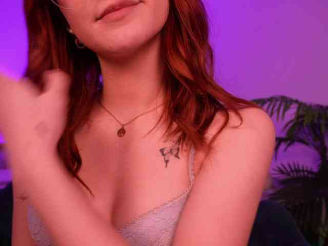 MilaFlame webcam