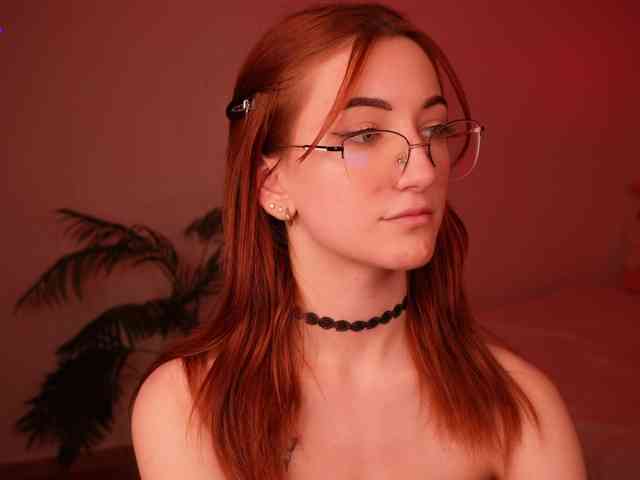 MilaFlame webcam