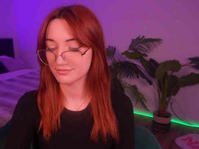 MilaFlame webcam