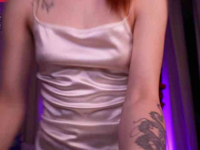 MilaFlame webcam