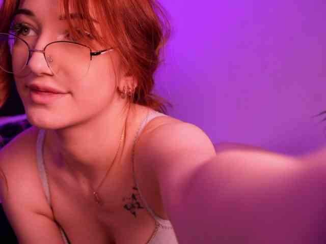 MilaFlame webcam