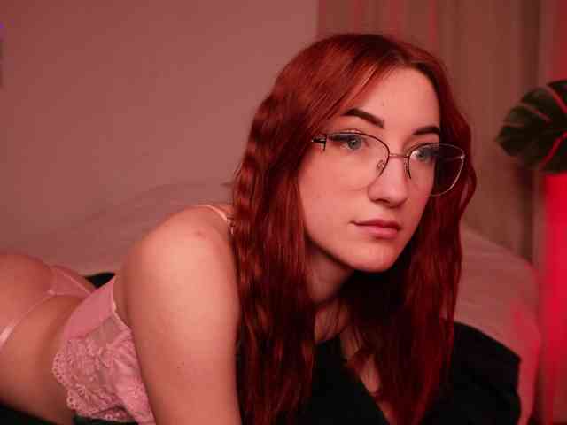 MilaFlame webcam