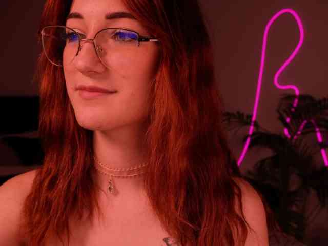 MilaFlame webcam