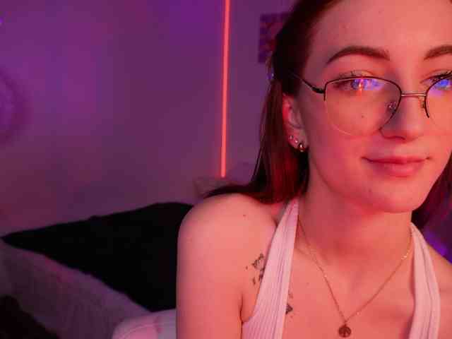 MilaFlame webcam