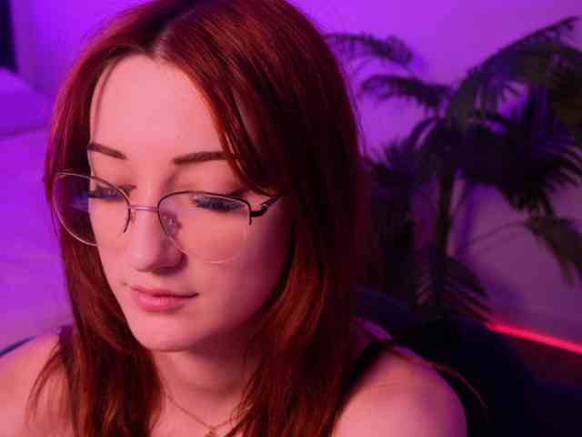 MilaFlame webcam