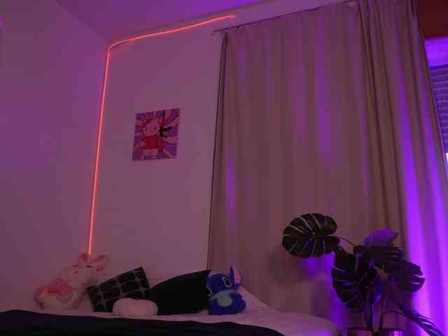 MilaFlame webcam