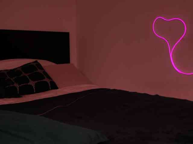 MilaFlame webcam