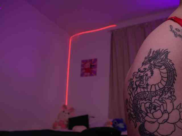 MilaFlame webcam