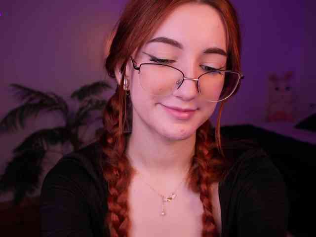 MilaFlame webcam
