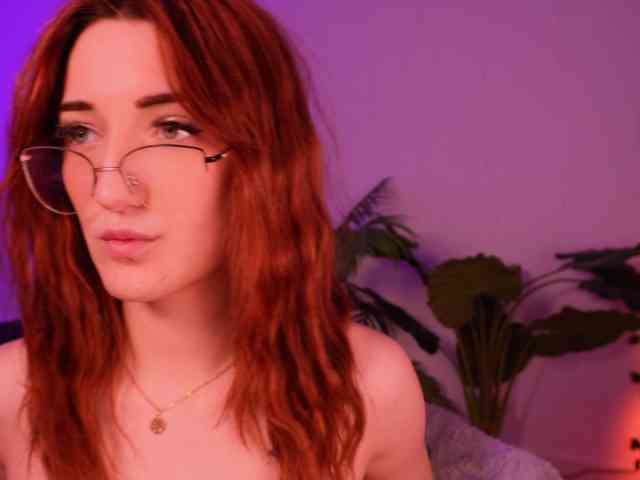 MilaFlame webcam