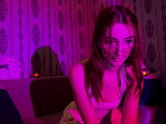 MilaFlame webcam