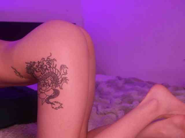 MilaFlame webcam