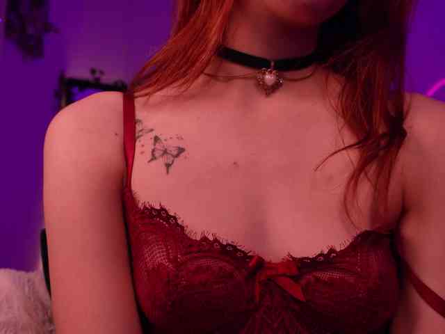 MilaFlame webcam