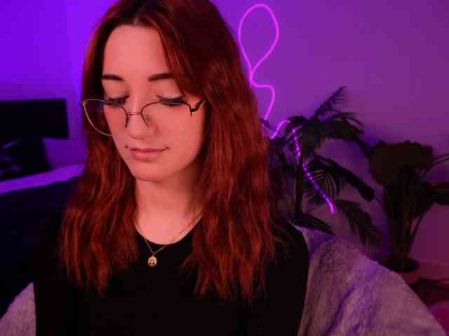 MilaFlame webcam