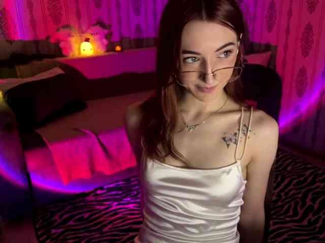 MilaFlame webcam