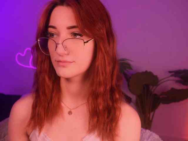 MilaFlame webcam