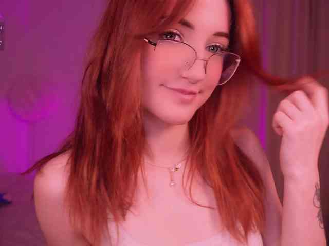 MilaFlame webcam