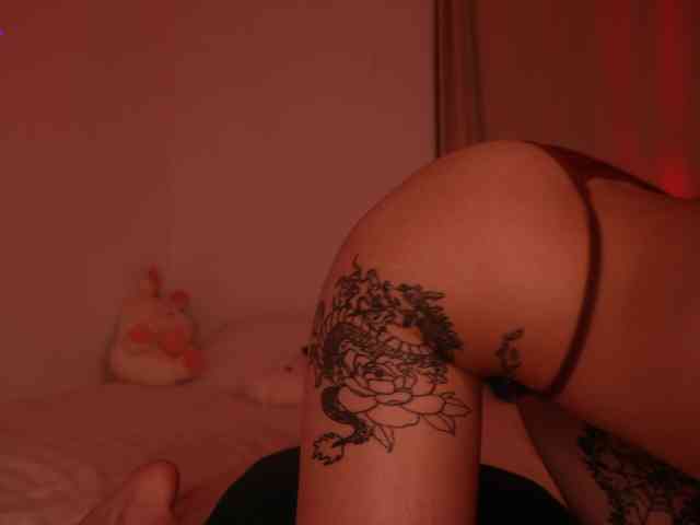 MilaFlame webcam