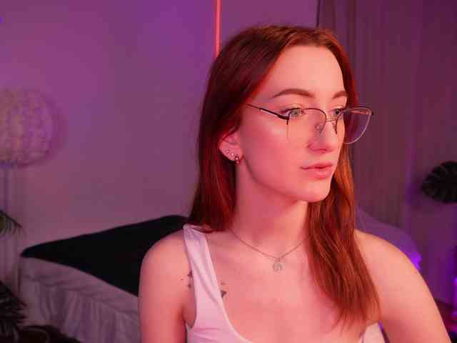 MilaFlame webcam