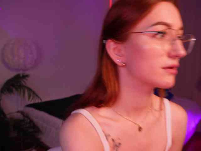 MilaFlame webcam