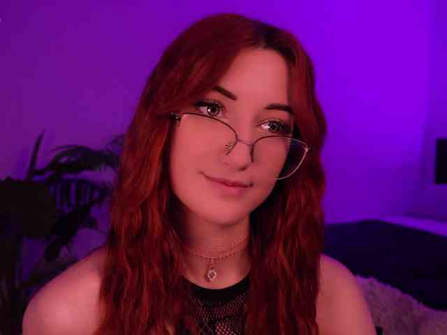 MilaFlame webcam