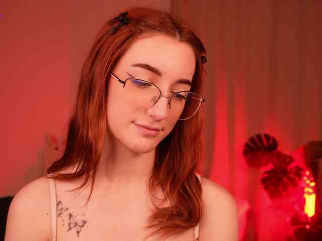 MilaFlame webcam