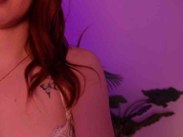 MilaFlame webcam
