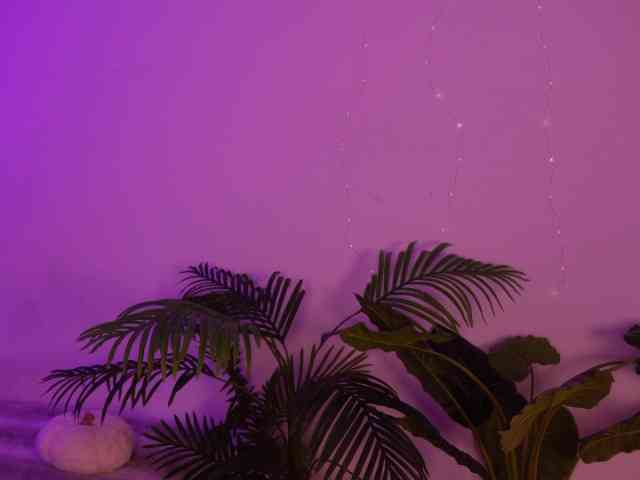 MilaFlame webcam