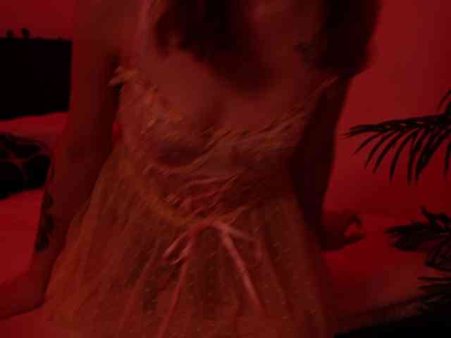 MilaFlame webcam