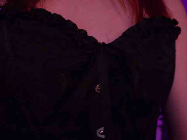 MilaFlame webcam