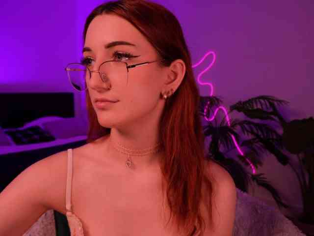 MilaFlame webcam