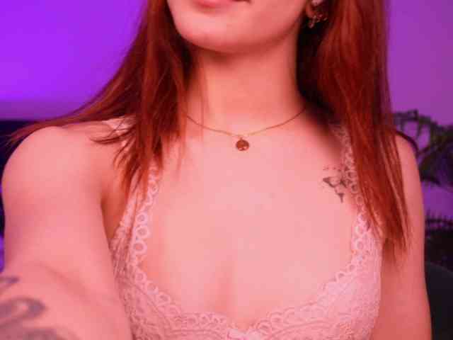 MilaFlame webcam