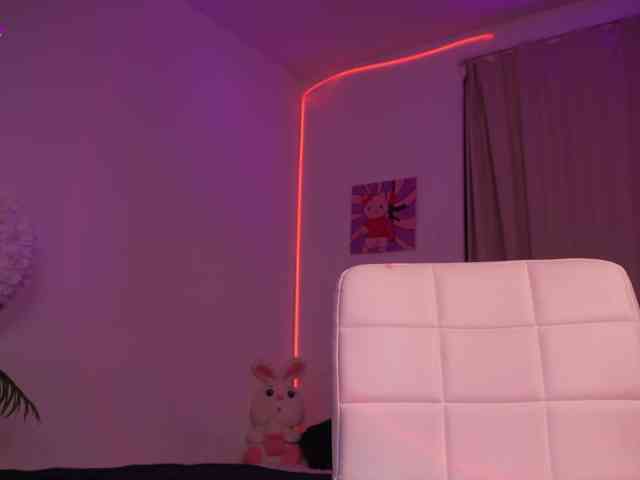 MilaFlame webcam