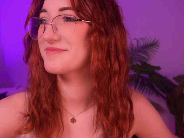 MilaFlame webcam