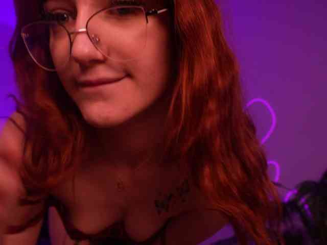 MilaFlame webcam