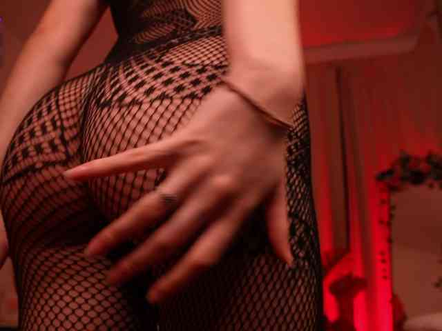 MilaFlame webcam