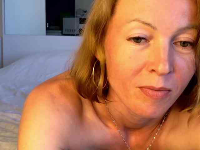 AngelicFenix webcam