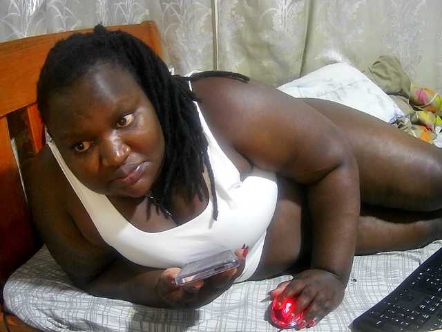 chubby-cherry live cam on BongaCams