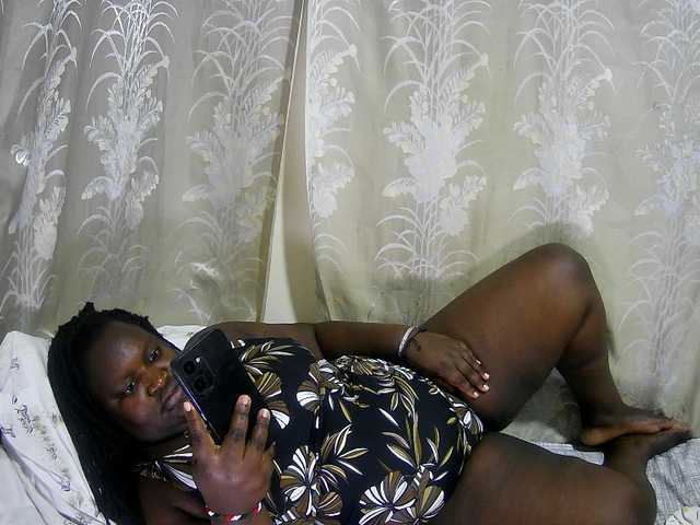 chubby-cherry webcam