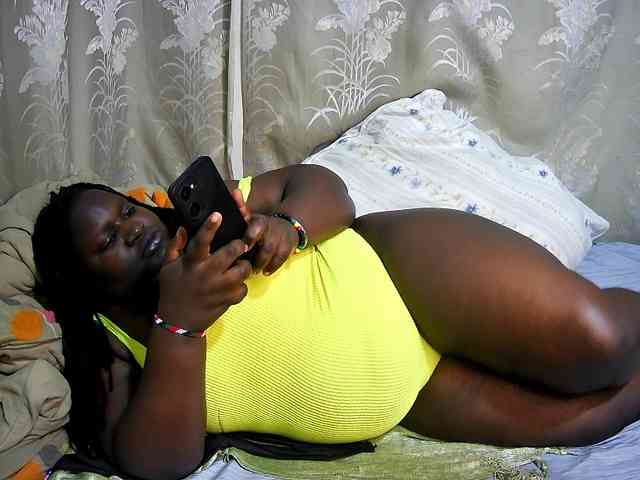 chubby-cherry webcam