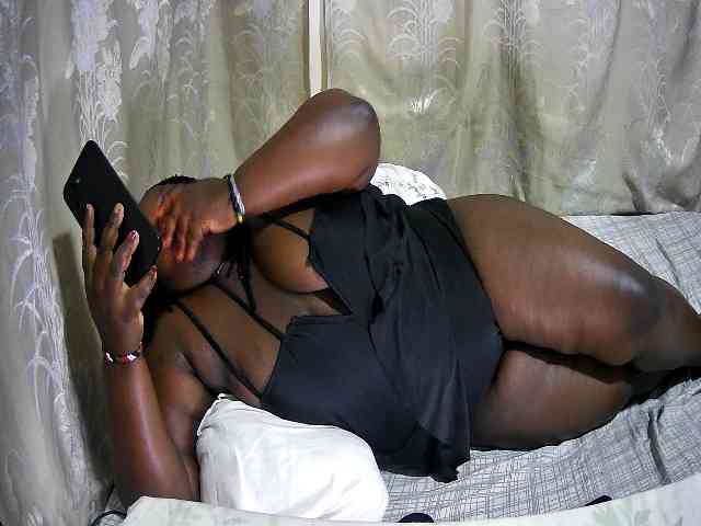 chubby-cherry webcam